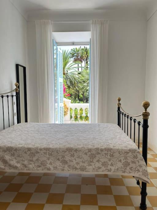 Beautiful Garden Apartment Steps From The Beach Mentone Esterno foto
